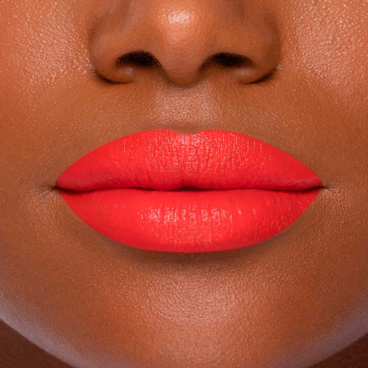LADY BOLD LIPSTICK  (LABIAL CREMOSO)